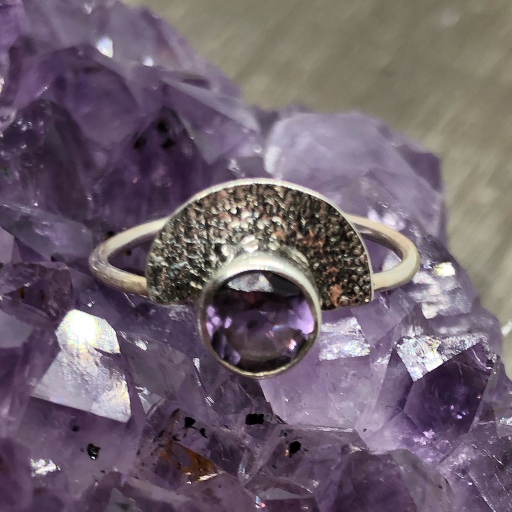 Dainty amethyst crystal sterling silver 925 ring